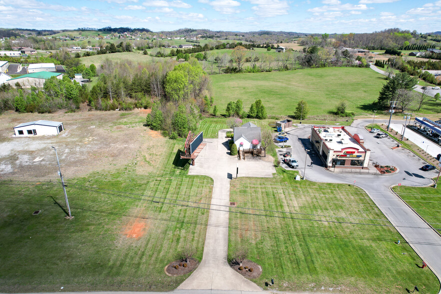 3509 E Andrew Johnson Hwy, Greeneville, TN en venta - Vista aérea - Imagen 2 de 9