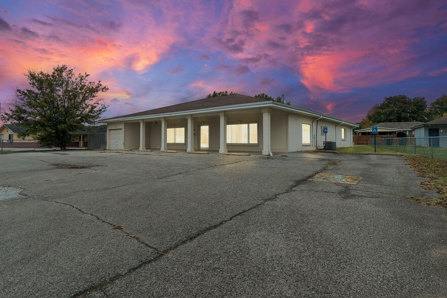 525 S. Wilson St., Vinita, OK en venta - Foto del edificio - Imagen 1 de 42