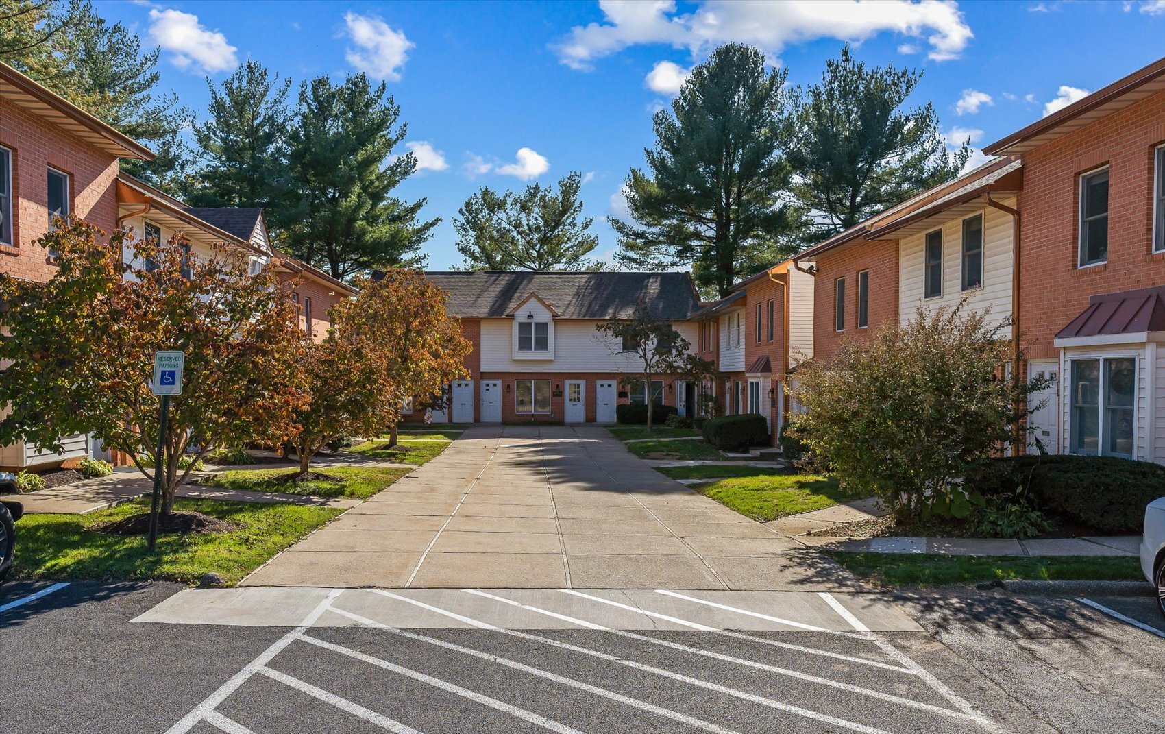 111 Warren Rd, Cockeysville, MD en alquiler Foto del edificio- Imagen 1 de 15