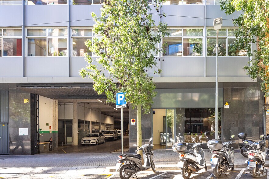 Oficina en Barcelona, Barcelona en alquiler - Foto del edificio - Imagen 2 de 4