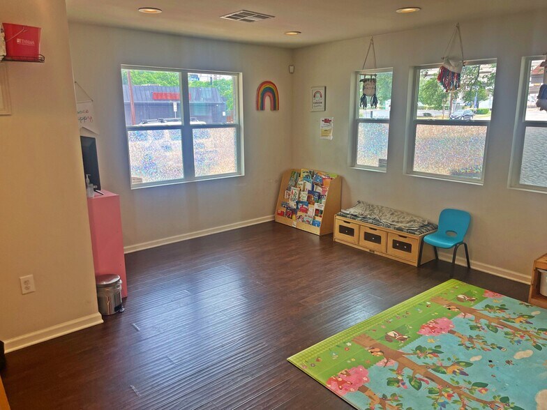 4407 and 4409 Pack Saddle Pass cartera de 2 inmuebles en venta en LoopNet.es - Foto del edificio - Imagen 3 de 5