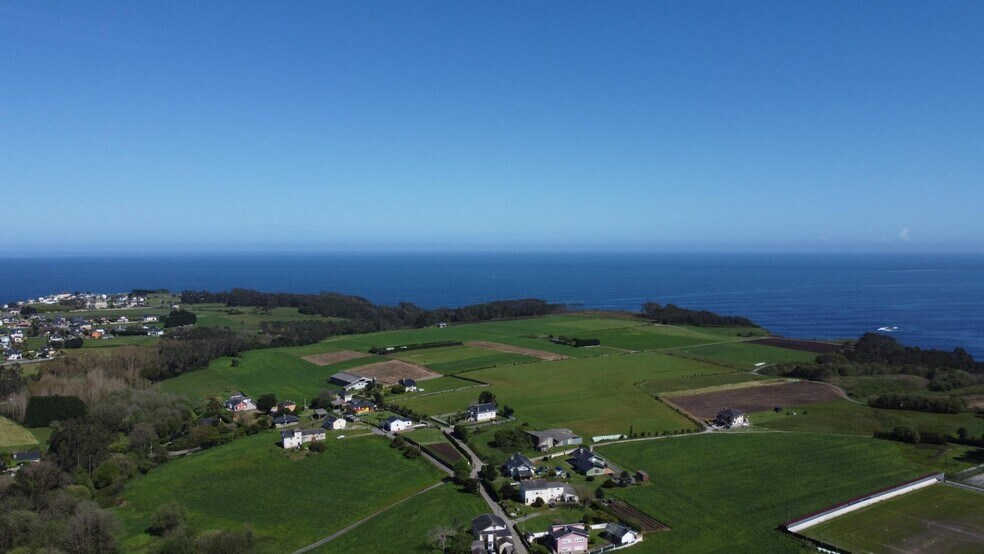 Carretera de Llongara, El Franco, Asturias en venta - Vista aérea - Imagen 2 de 20