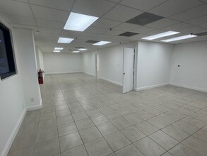 8800-8870 NW 24th Ter, Miami, FL en alquiler Foto del interior- Imagen 2 de 6