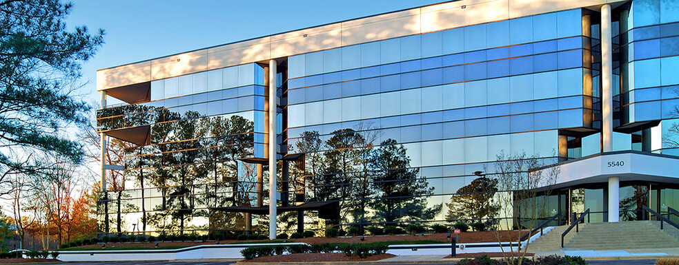 5540 Centerview Dr, Raleigh, NC en alquiler - Foto del edificio - Imagen 1 de 15