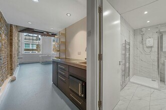 17 Willow St, London en venta Foto del interior- Imagen 2 de 3