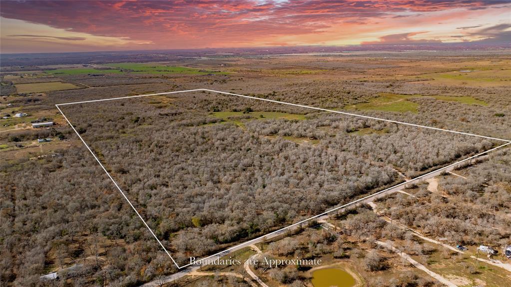 399 Seals Creek Rd, Lockhart, TX en venta Foto principal- Imagen 1 de 17