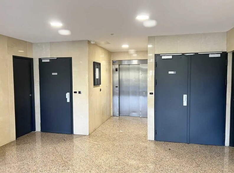 Oficina en Évry en alquiler - Vestíbulo - Imagen 2 de 2