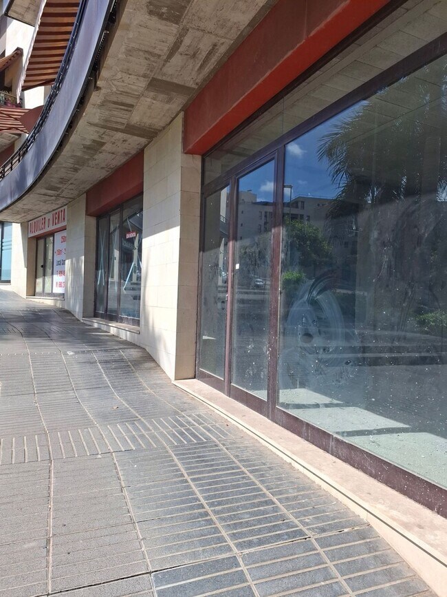 Más detalles de Avenida de Juan Carlos i, 14, Las Palmas de Gran Canaria - Local en venta