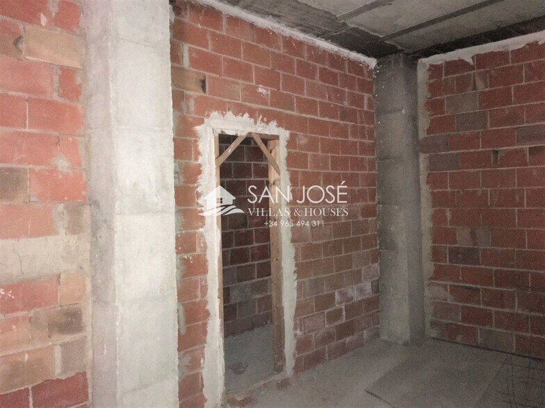 Local en Alicante en venta - Foto del edificio - Imagen 3 de 6