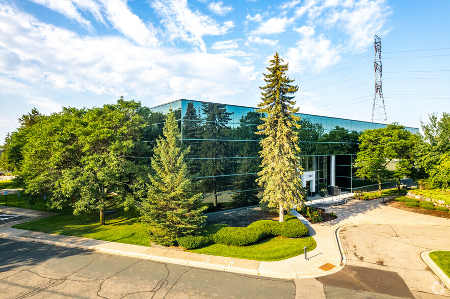 12800 Whitewater Dr, Minnetonka, MN en alquiler - Foto del edificio - Imagen 1 de 16