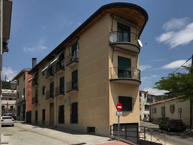 Más detalles de Calle Ermita, 4, Collado Mediano - Edificio residencial​ en venta