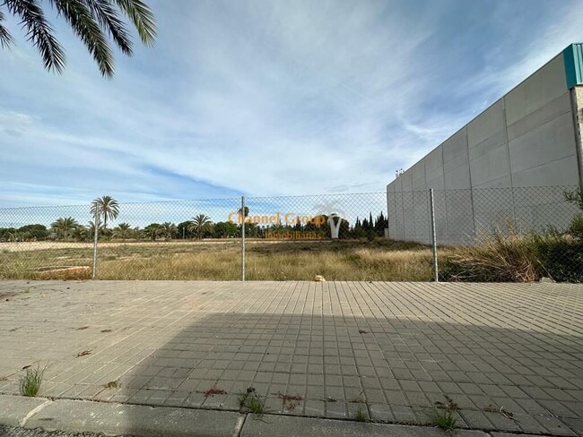 Más detalles de Passeig d'Atzavares, Elche - Terreno en venta