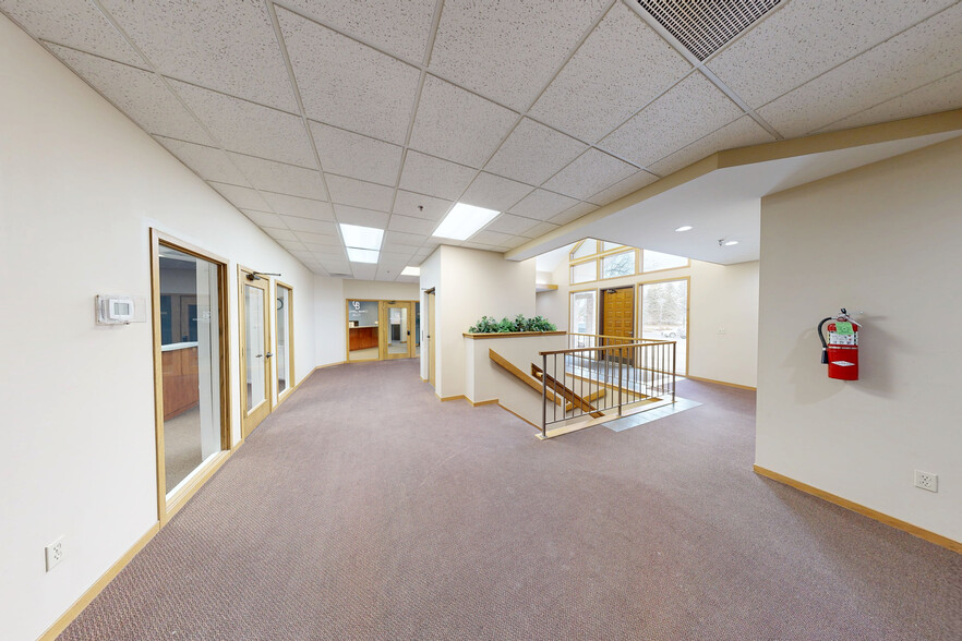 6607 W Saint Joseph Hwy, Lansing, MI en venta - Matterport 3D Scan - Imagen 2 de 25