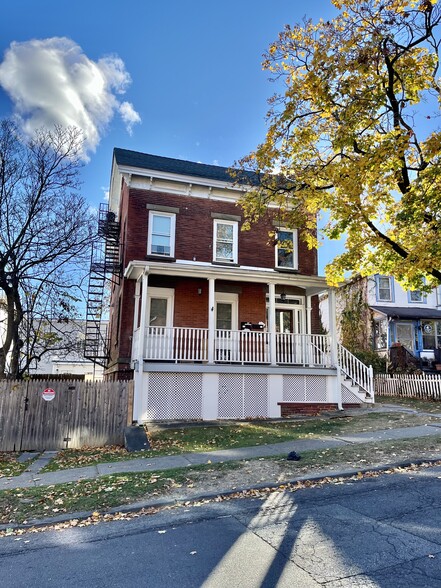 9 S Clinton St, Poughkeepsie, NY en venta - Foto del edificio - Imagen 3 de 46