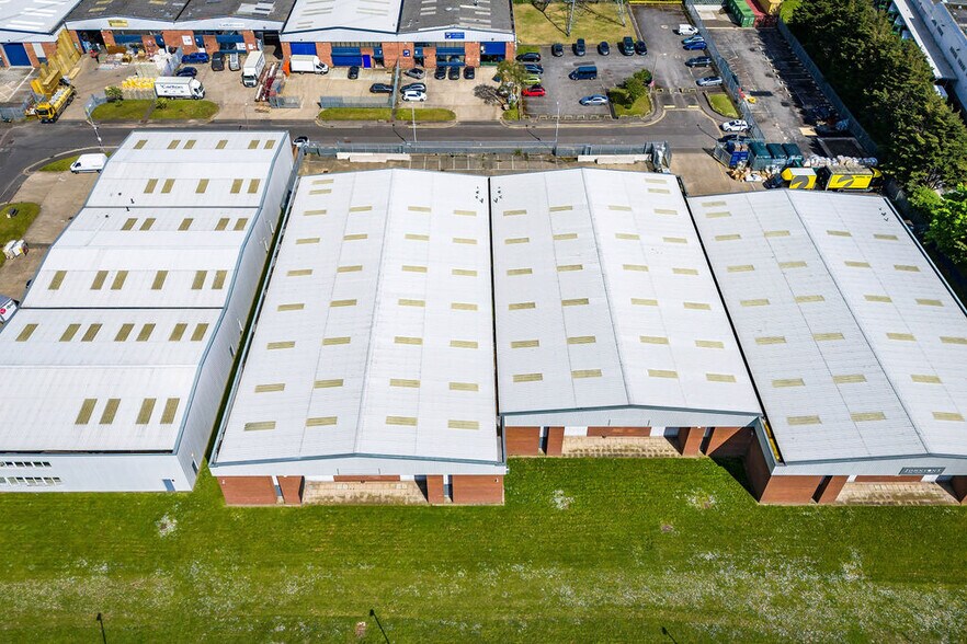 Bath House Rd, Croydon en alquiler - Foto del edificio - Imagen 3 de 5