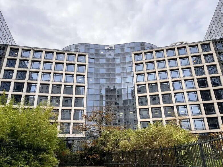 45 Rue Louis Blanc, Courbevoie en alquiler - Foto del edificio - Imagen 1 de 7