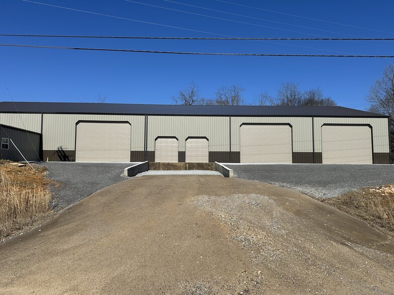 77 Meadows Rd, Henry, TN en alquiler - Foto principal - Imagen 1 de 9