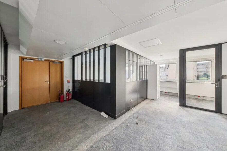 137-139 Rue De L'Universite, Paris en alquiler - Foto del edificio - Imagen 2 de 12