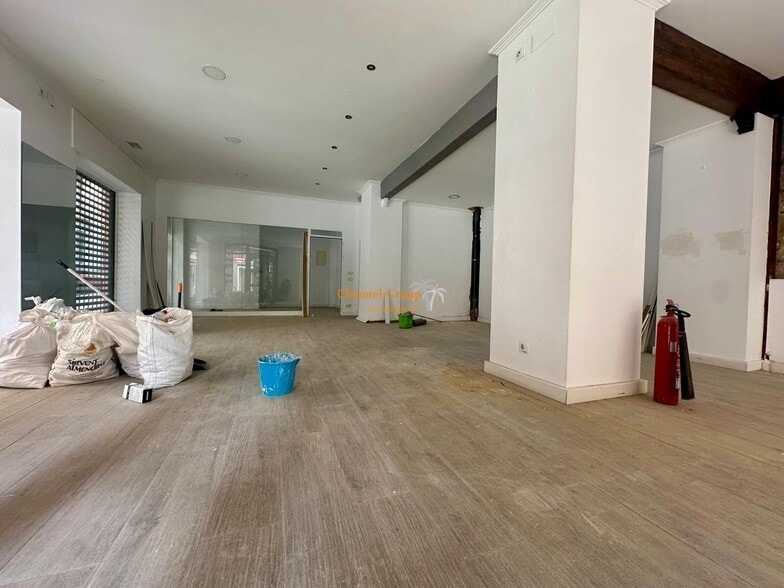 Local en Alicante, Alicante en alquiler - Foto del edificio - Imagen 2 de 5