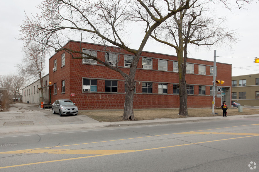 266 Royal York Rd, Toronto, ON en alquiler - Foto del edificio - Imagen 2 de 4