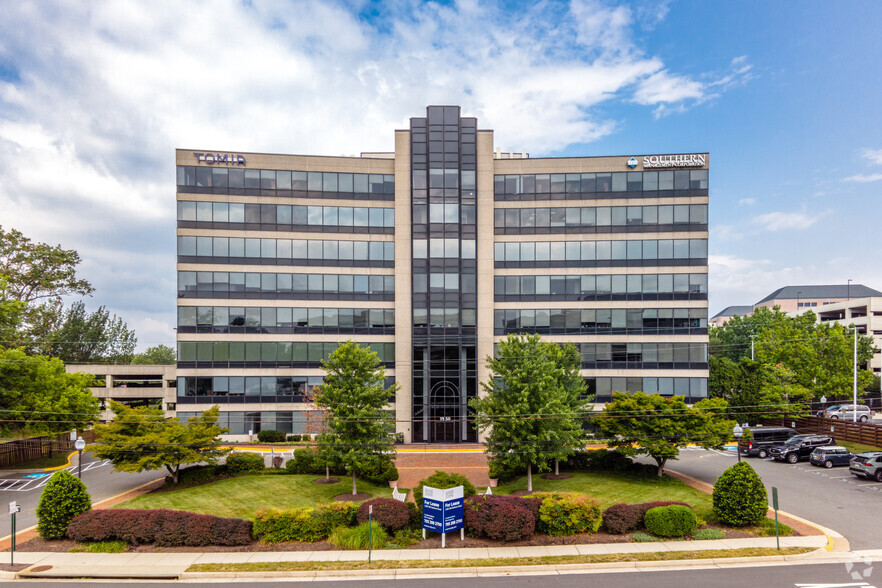 1950 Old Gallows Rd, Vienna, VA en alquiler - Foto del edificio - Imagen 1 de 50