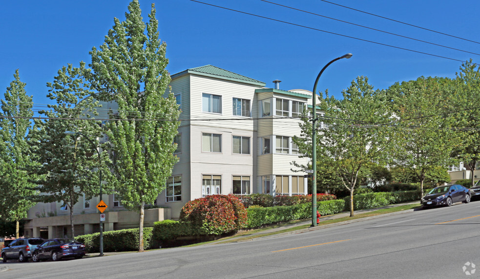 3624 Fraser St, Vancouver, BC en alquiler - Foto principal - Imagen 1 de 2