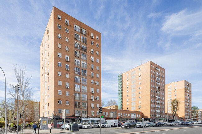 Más detalles de Calle Santa María Reina, 4, Madrid - Edificio residencial​ en venta