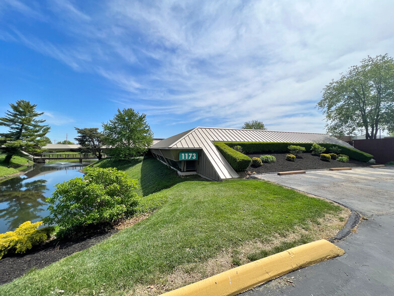 1173 Corporate Lake Dr, Creve Coeur, MO en venta - Foto del edificio - Imagen 1 de 6