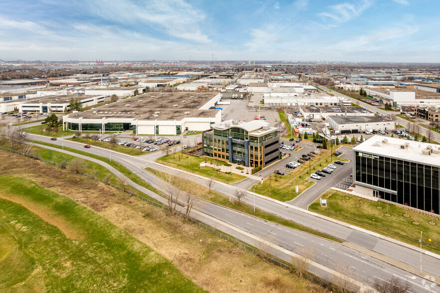 2255 Boul Fernand-Lafontaine, Longueuil, QC en alquiler - Vista aérea - Imagen 2 de 8