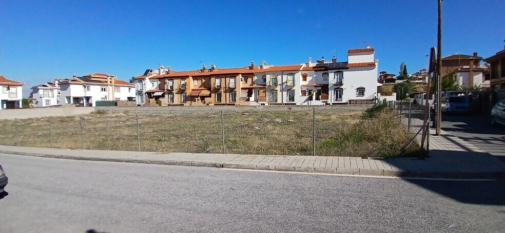Terreno en Ogíjares, Granada en venta - Foto del edificio - Imagen 2 de 8