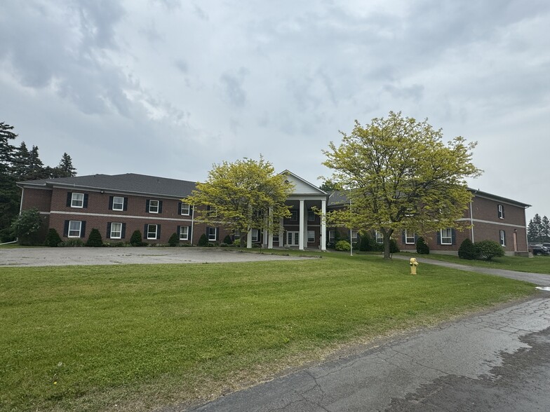 725 Gibralter St, Norfolk, ON en venta - Foto del edificio - Imagen 2 de 182