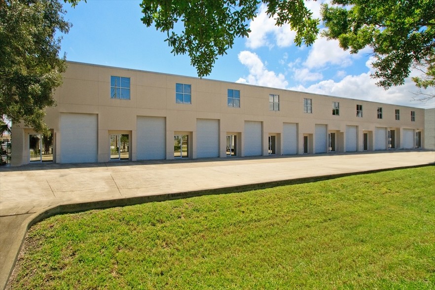 709 Silver Palm Ave, Melbourne, FL en alquiler - Foto principal - Imagen 1 de 6