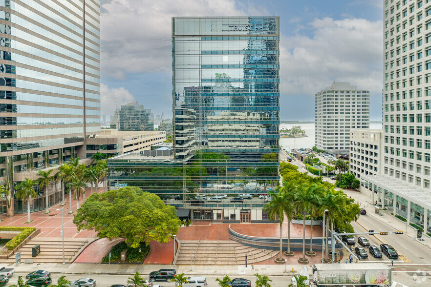 777 Brickell Ave, Miami, FL en alquiler - Foto del edificio - Imagen 2 de 15