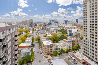 600 Rue Sherbrooke E E, Montréal, QC - VISTA AÉREA  vista de mapa