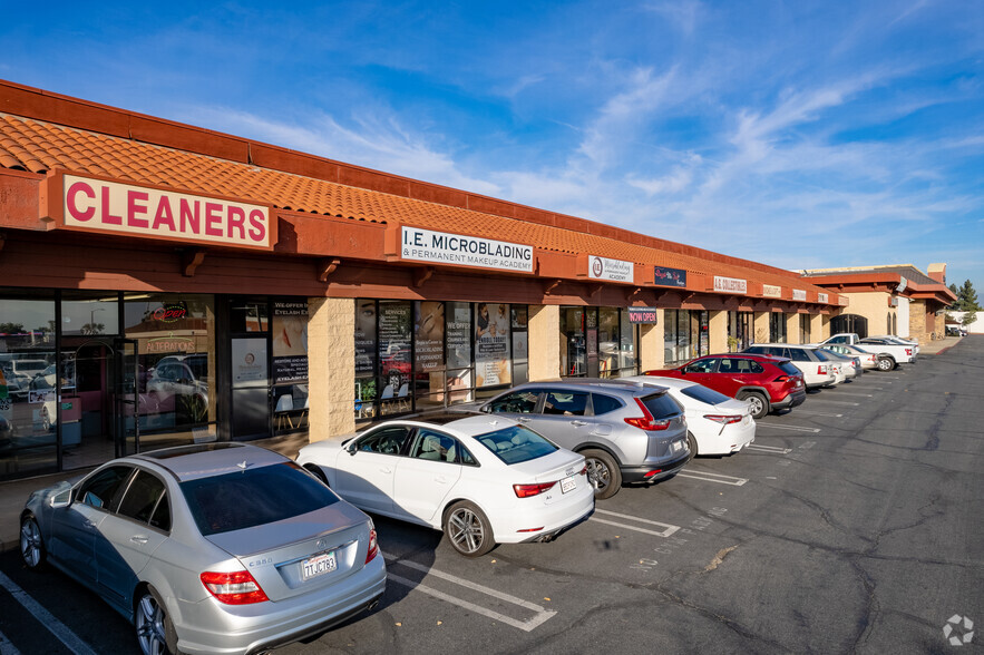 711-785 W Foothill Blvd, Upland, CA en alquiler - Foto principal - Imagen 1 de 5