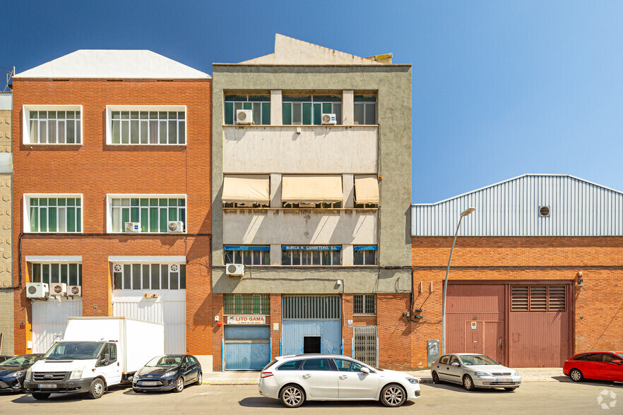 Naves en Barcelona, BAR en alquiler - Foto del edificio - Imagen 2 de 2