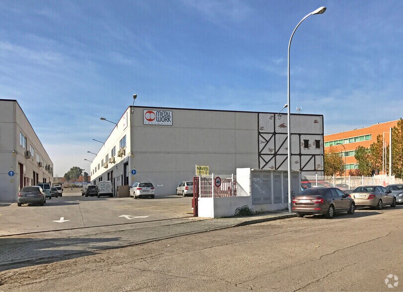 Nave en Coslada, Madrid en alquiler - Foto del edificio - Imagen 3 de 3