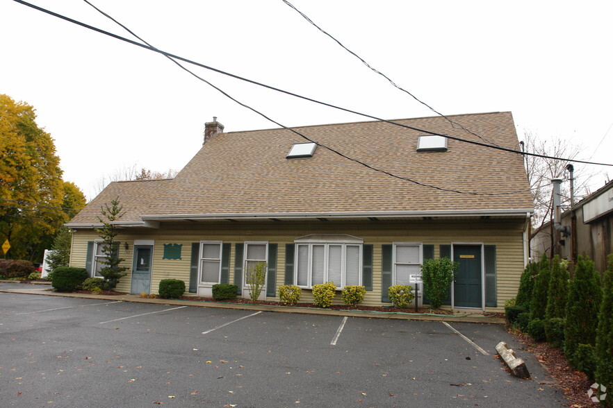 143 South St, Freehold, NJ en venta - Foto del edificio - Imagen 2 de 8