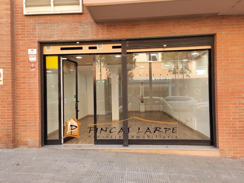 Local en Martorell, Barcelona en alquiler - Foto del edificio - Imagen 2 de 3