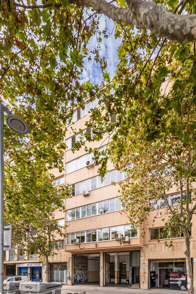 Oficina en Barcelona, Barcelona en alquiler - Foto del edificio - Imagen 3 de 3