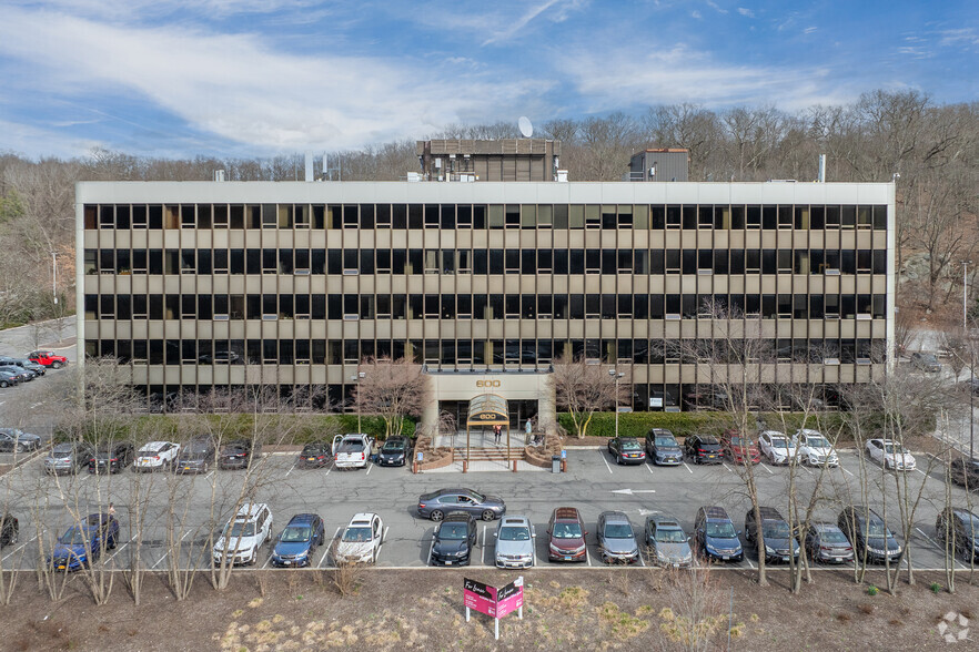 550 Mamaroneck Ave, Harrison, NY en alquiler - Foto del edificio - Imagen 1 de 7