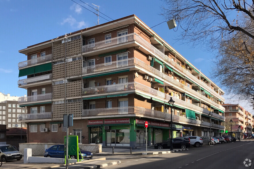 Avenida Ejército, 42, Arganda del Rey, Madrid en alquiler - Foto del edificio - Imagen 2 de 2