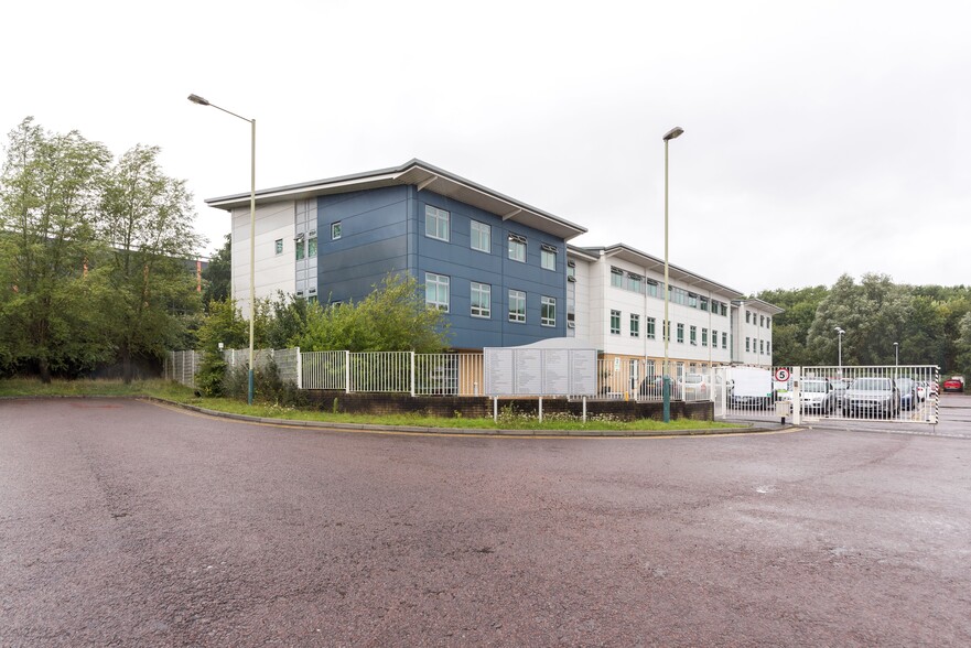 Rivermead Dr, Swindon en alquiler - Foto del edificio - Imagen 1 de 6