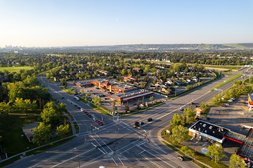 1829 Ranchlands Blvd NW, Calgary, AB en alquiler - Vista aérea - Imagen 3 de 4