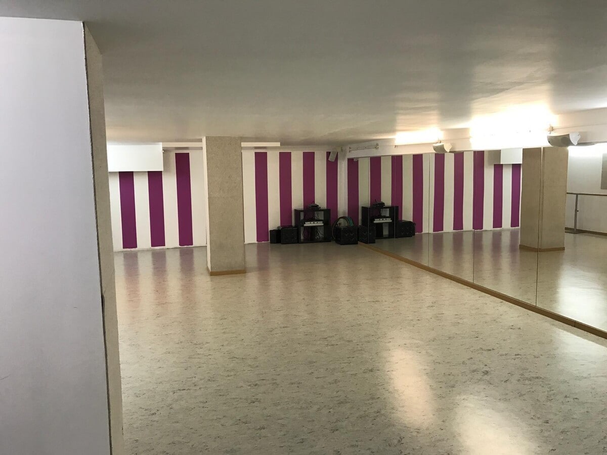 Cornellà de Llobregat, BAR 08940 - Unidad 1 - - Foto del interior - Image 2 of 3
