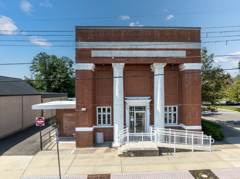 36 W Railroad Ave, Jamesburg, NJ en alquiler - Foto del edificio - Imagen 1 de 14