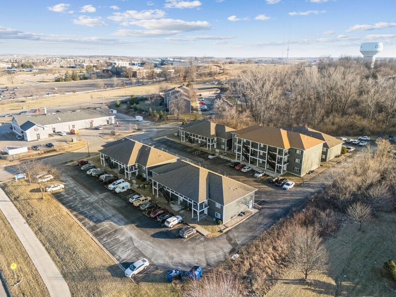 6620 Preston Terrace Ct, Cedar Rapids, IA en venta - Foto del edificio - Imagen 2 de 5