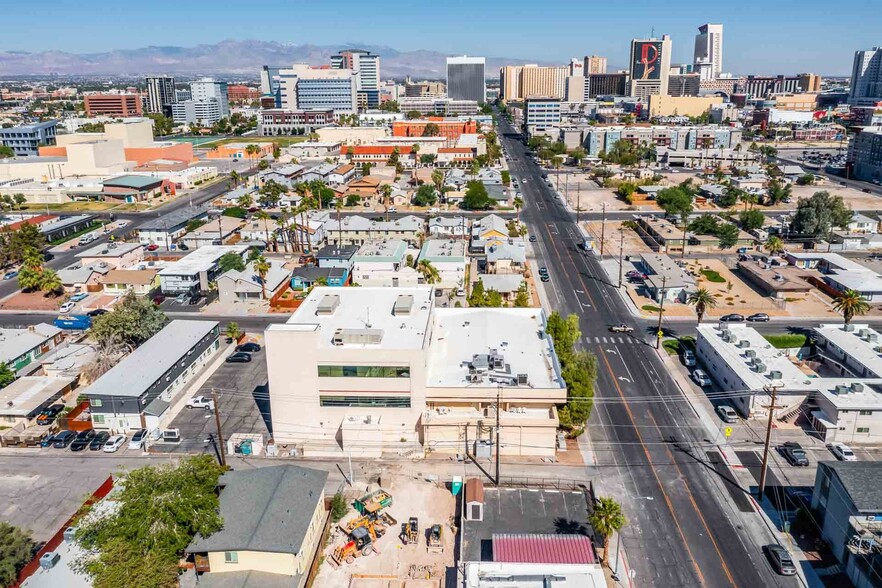 1100 E Bridger Ave, Las Vegas, NV en alquiler - Foto del edificio - Imagen 2 de 9