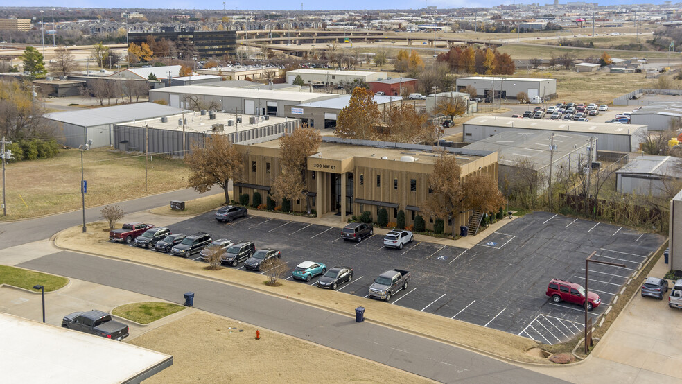 300 NW 61st St, Oklahoma City, OK en alquiler - Foto del edificio - Imagen 2 de 6