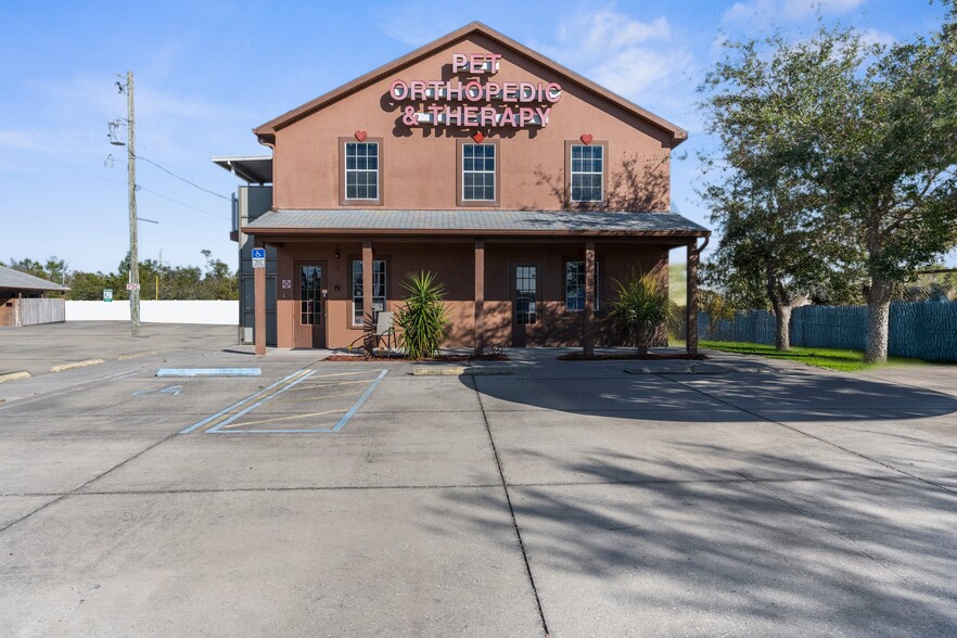 7044 Commercial Way, Weeki Wachee, FL en venta - Foto del edificio - Imagen 1 de 43